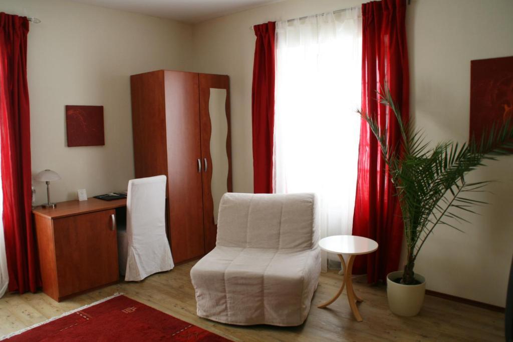 Goesser Bachgasslhof -- Bed And Breakfast -- Apartments Леобен Стая снимка