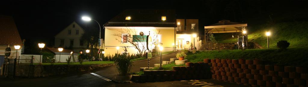 Goesser Bachgasslhof -- Bed And Breakfast -- Apartments Леобен Екстериор снимка